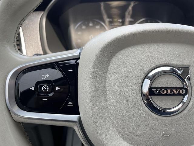 Photo of 2018 Onyx Black Metallic Volvo XC90