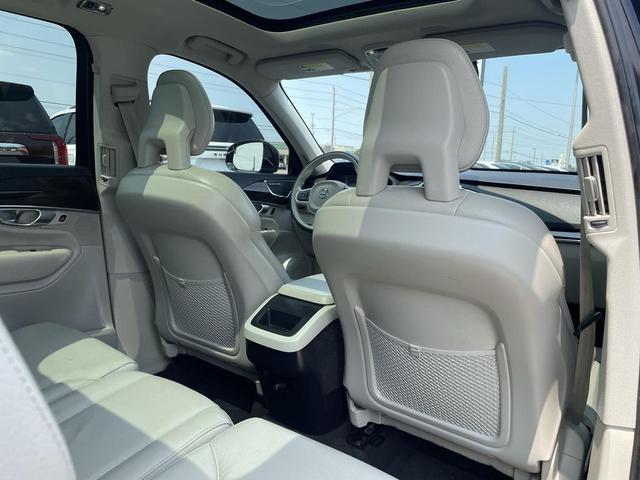 Photo of 2018 Onyx Black Metallic Volvo XC90