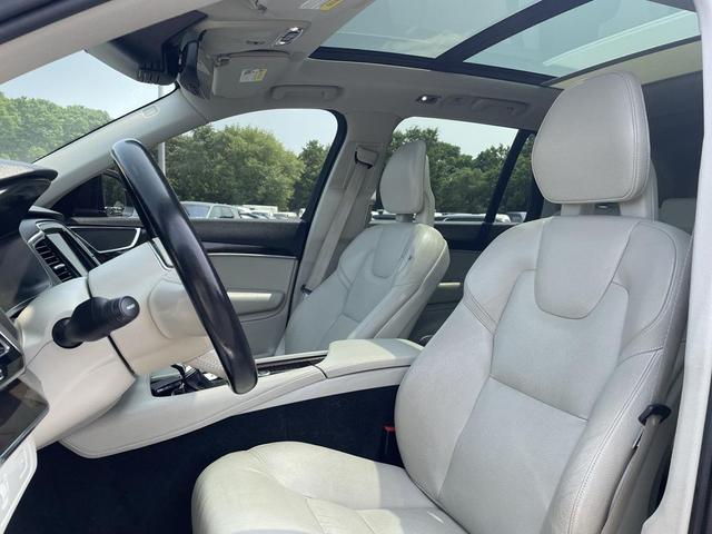 Photo of 2018 Onyx Black Metallic Volvo XC90