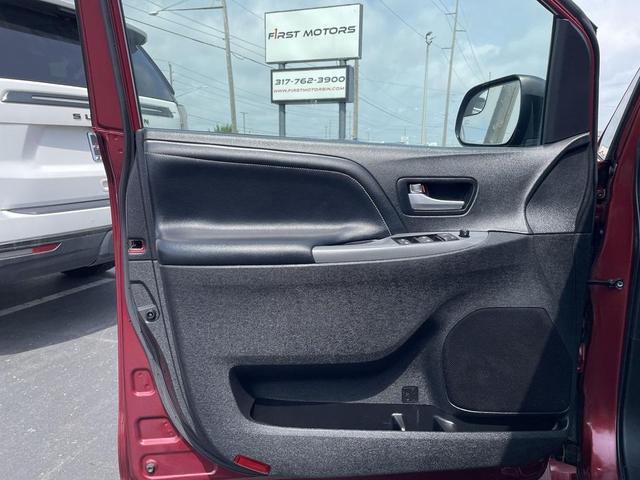 Photo of 2019 Salsa Red Pearl Toyota Sienna