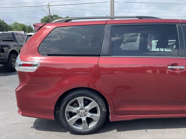 Photo of 2019 Salsa Red Pearl Toyota Sienna