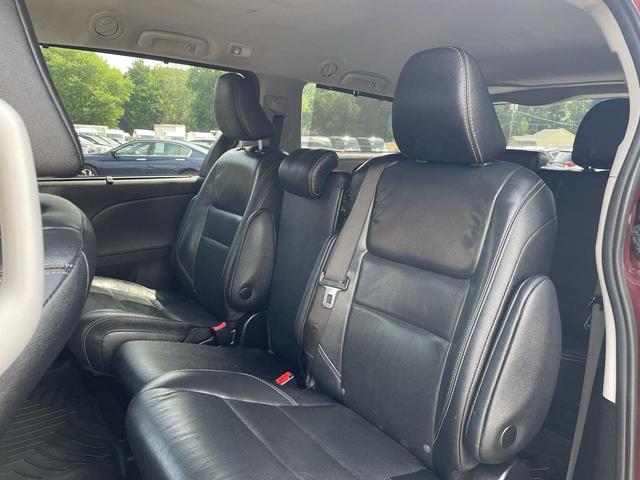 Photo of 2019 Salsa Red Pearl Toyota Sienna
