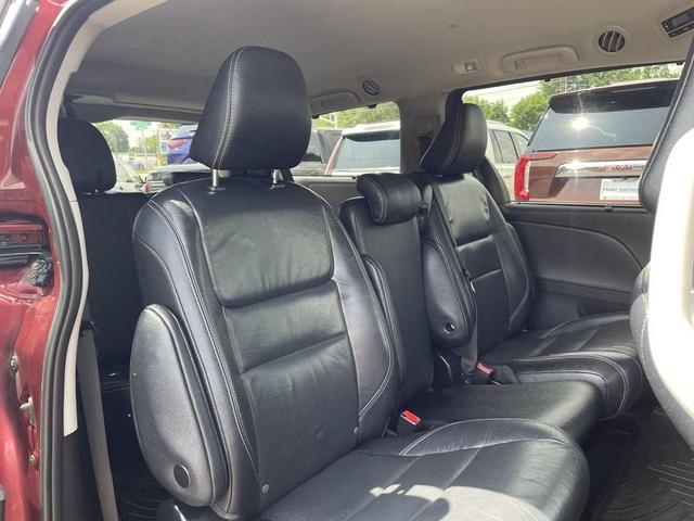 Photo of 2019 Salsa Red Pearl Toyota Sienna