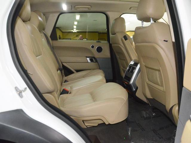 Photo of 2017 FUJI WHITE Land Rover Range Rover Sport