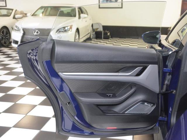 Photo of 2020 Gentian Blue Metallic Porsche Taycan