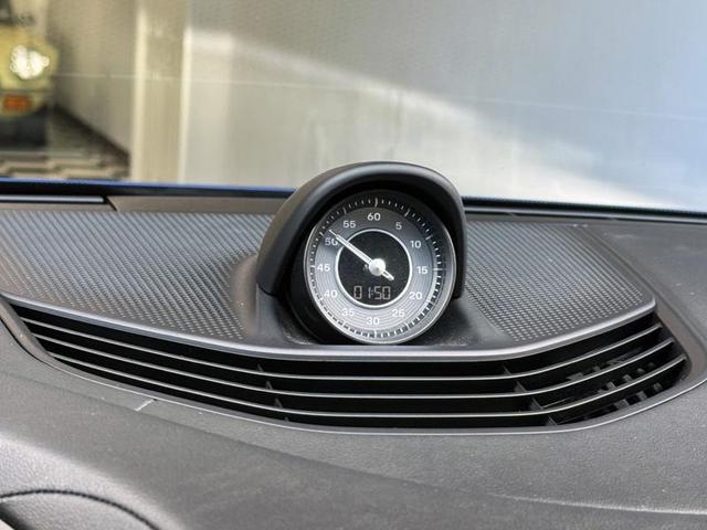 Photo of 2020 Gentian Blue Metallic Porsche Taycan