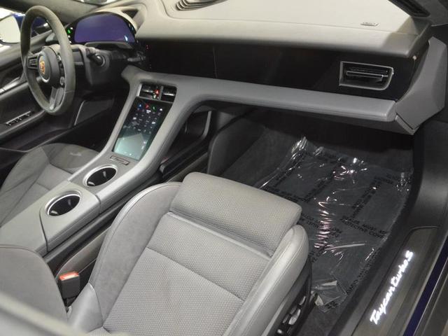 Photo of 2020 Gentian Blue Metallic Porsche Taycan