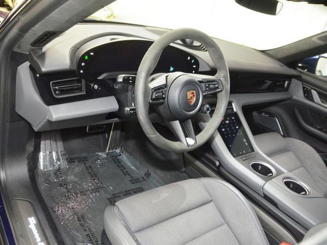 Photo of 2020 Gentian Blue Metallic Porsche Taycan