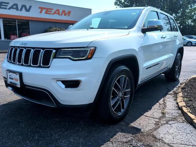 Photo of 2017 White Jeep Grand Cherokee