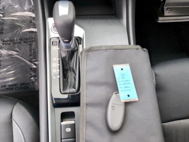 Photo of 2022 Silver Nissan Altima