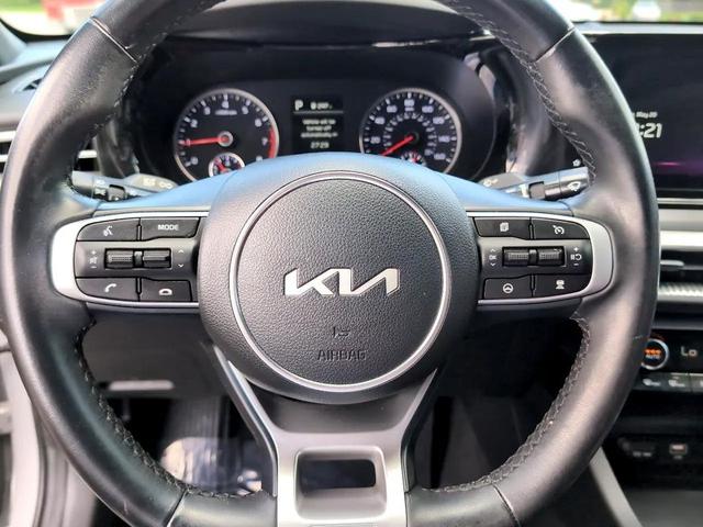 Photo of 2023 GRAY Kia K5
