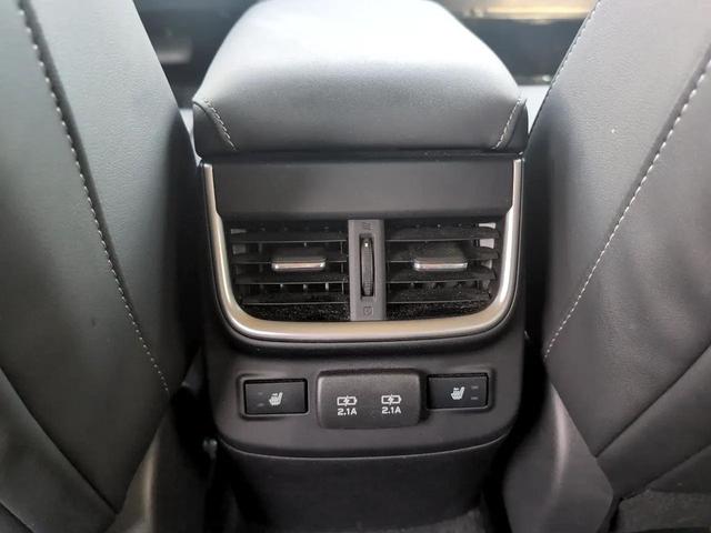 Photo of 2022 SILVER Subaru Outback