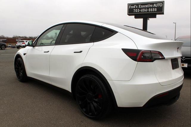 Photo of 2022 White Tesla Model Y