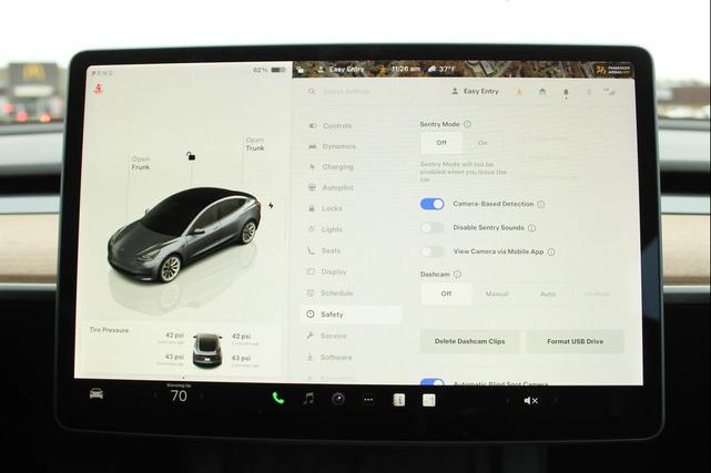 Photo of 2022 Gray Tesla Model 3