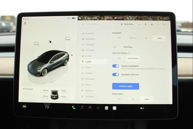 Photo of 2022 Gray Tesla Model 3