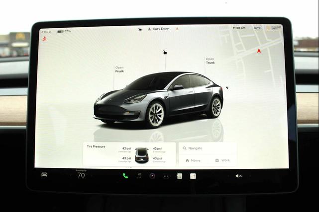 Photo of 2022 Gray Tesla Model 3