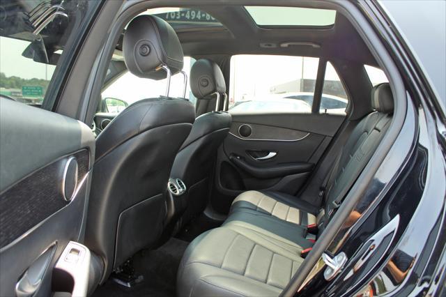 Photo of 2021 Black Mercedes-Benz GLC 300