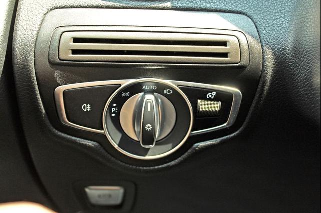 Photo of 2021 Black Mercedes-Benz GLC 300