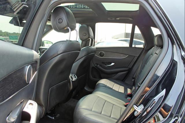 Photo of 2021 Black Mercedes-Benz GLC 300