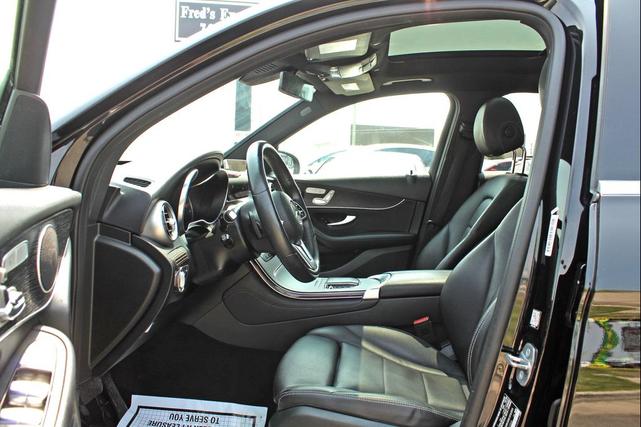 Photo of 2021 Black Mercedes-Benz GLC 300