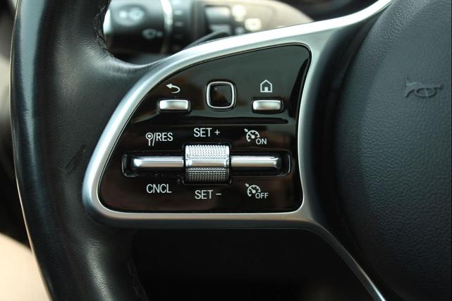 Photo of 2021 Black Mercedes-Benz GLC 300