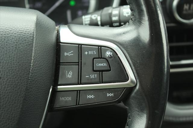 Photo of 2020 Silver Toyota Highlander