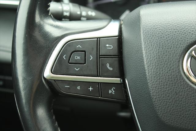 Photo of 2020 Silver Toyota Highlander
