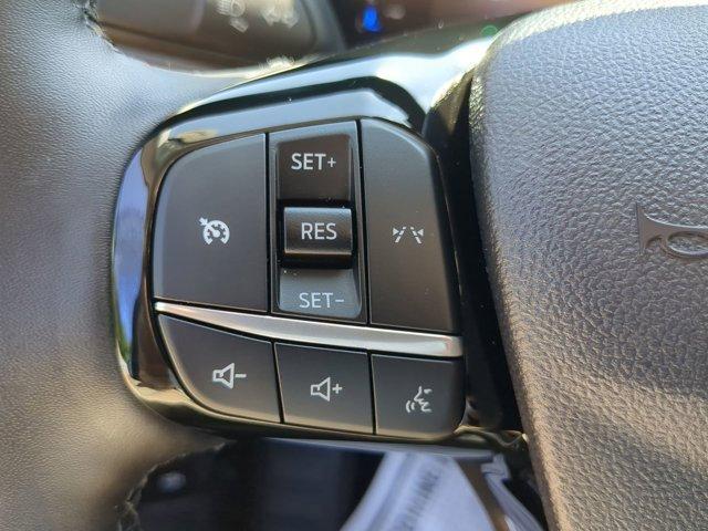 Photo of 2025 Oxford White Ford Escape