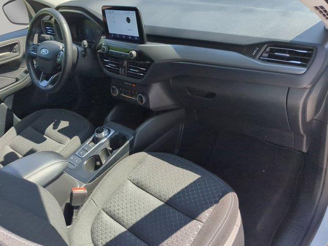 Photo of 2025 Oxford White Ford Escape