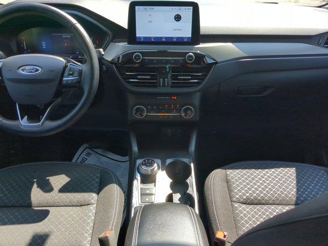 Photo of 2025 Oxford White Ford Escape
