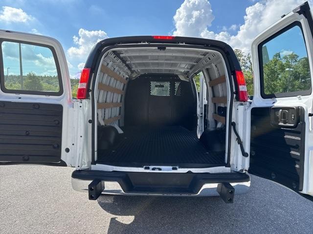 Photo of 2024 Summit White GMC Savana 2500
