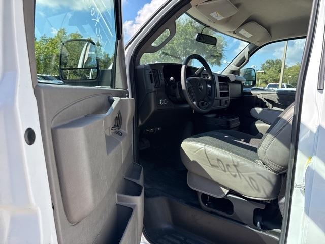 Photo of 2024 Summit White GMC Savana 2500
