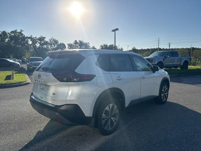 Photo of 2021 White Nissan Rogue