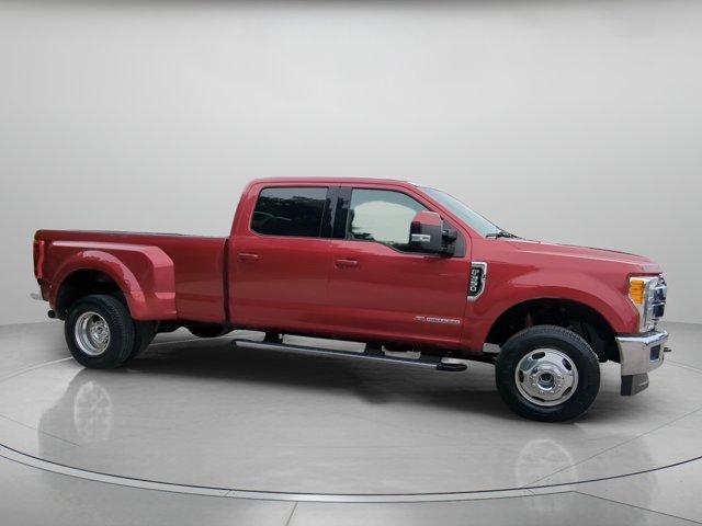 Photo of 2017 Ruby Red Metallic Tinted Clearcoat Ford F-350