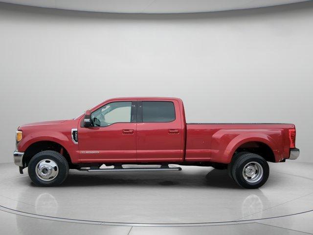 Photo of 2017 Ruby Red Metallic Tinted Clearcoat Ford F-350