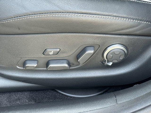 Photo of 2024 Vik Black Genesis G80