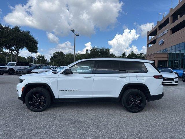 Photo of 2023 Bright White Clearcoat Jeep Grand Cherokee L