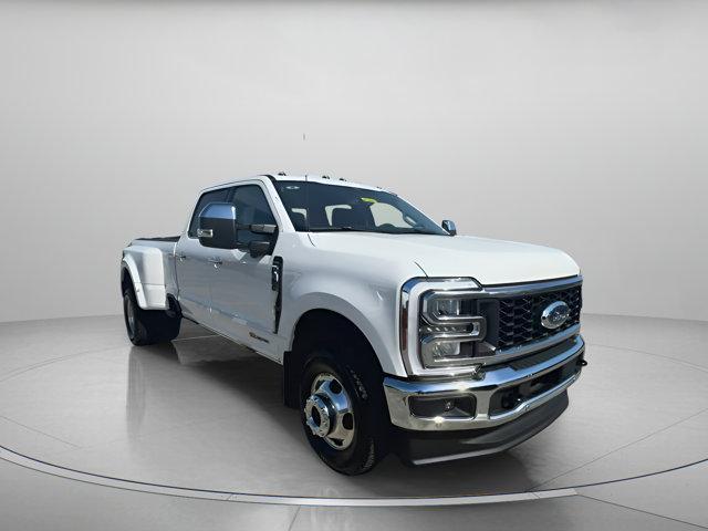 Photo of 2025 Star White Ford F-350
