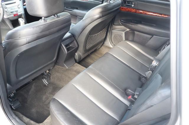 Photo of 2011 SILVER Subaru Outback