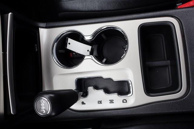 Photo of 2012 WHITE Jeep Grand Cherokee
