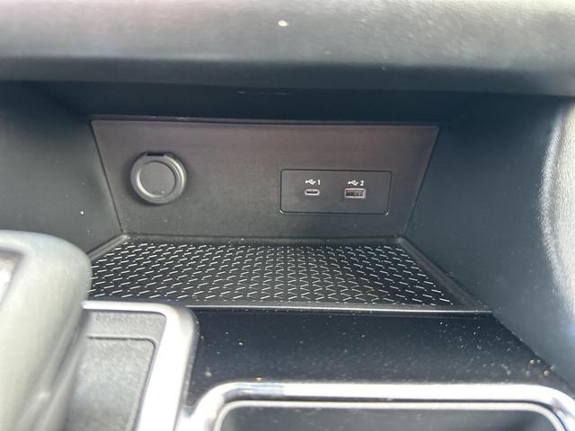 Photo of 2022 Pearl White Tricoat Nissan Pathfinder