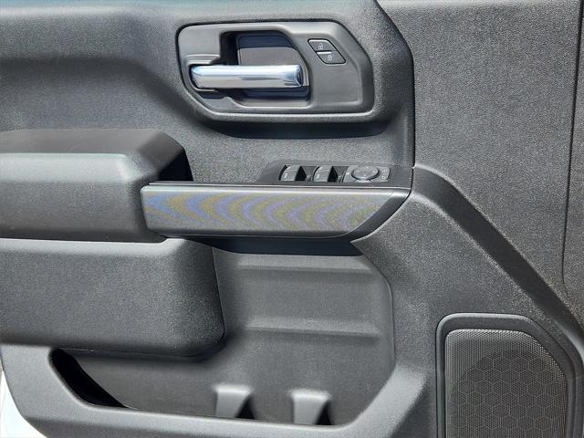 Photo of 2025 Summit White GMC Sierra 3500