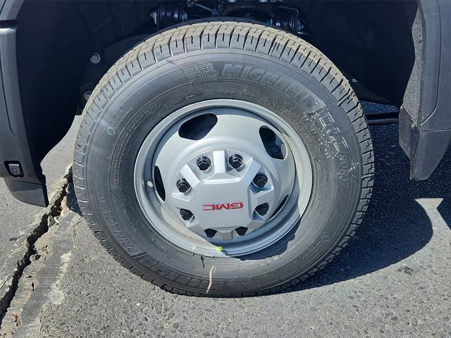 Photo of 2025 Summit White GMC Sierra 3500