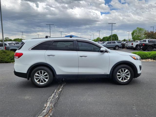 Photo of 2016 Snow White Pearl Kia Sorento