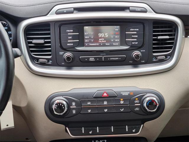 Photo of 2016 Snow White Pearl Kia Sorento