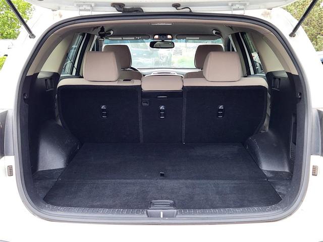 Photo of 2016 Snow White Pearl Kia Sorento