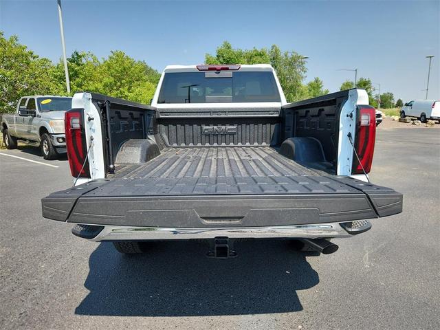 Photo of 2025 Summit White GMC Sierra 2500