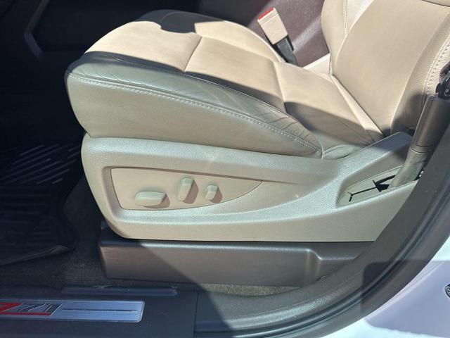 Photo of 2017 Summit White Chevrolet Silverado 1500