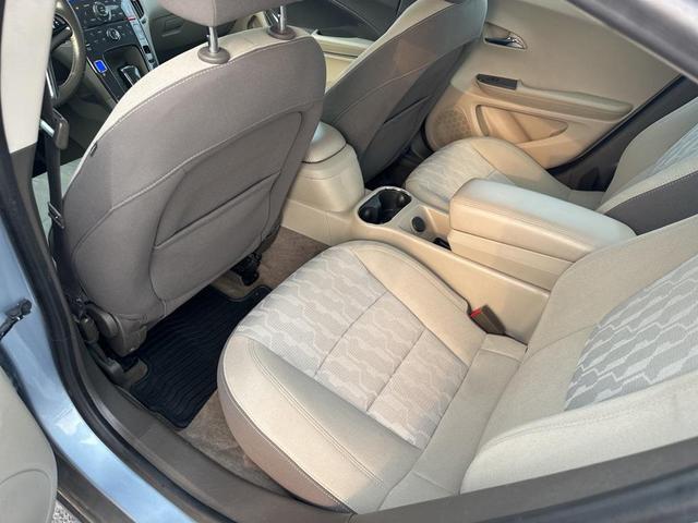 Photo of 2013 Silver Topaz Metallic Chevrolet Volt