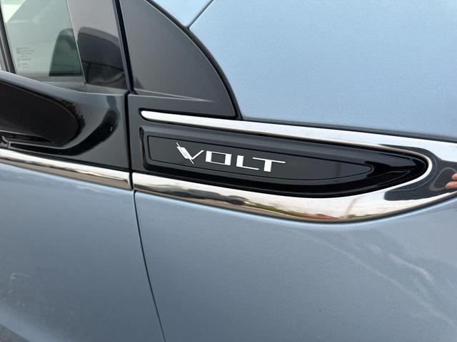 Photo of 2013 Silver Topaz Metallic Chevrolet Volt